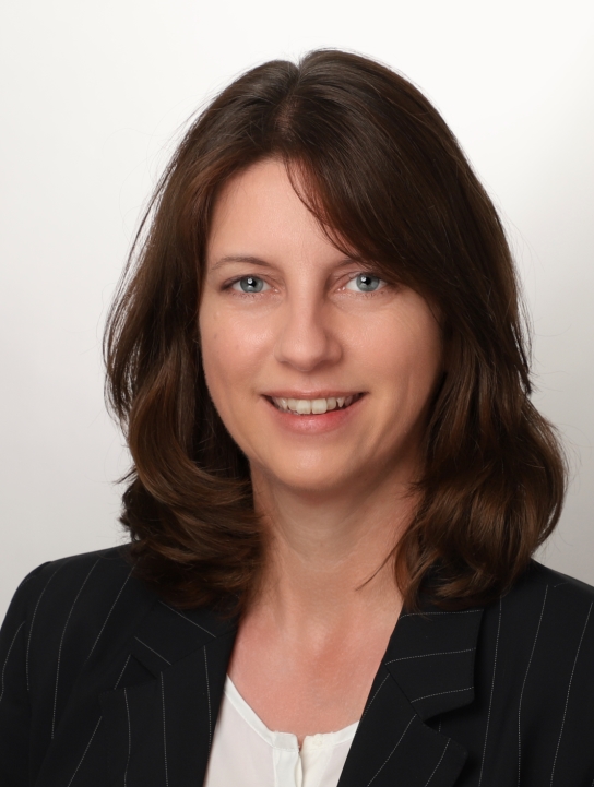 Gisela Peters, Heilpraktikerin Eigene Praxis mit den Schwerpunkten Elektroakupunktur nach Voll; Vorstandsmitglied des Fachverbandes EAV-BESDT e.V.; langjährige Vortragstätigkeit.