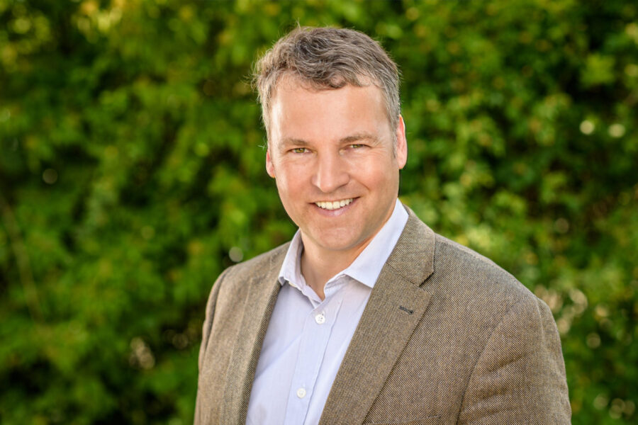 Der Mikronährstoffexperte Dr. Mathias Oldhaver studierte ‚Clinical Nutrition‘ an der renommierten ‚International Academy of Nutrition‘ (Australien).