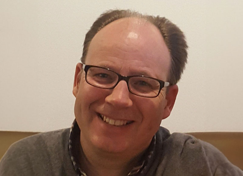 Dr. rer. nat. Oliver Ploss, Heilpraktiker und Fachapotheker für Homöopathie und Naturheilverfahren.